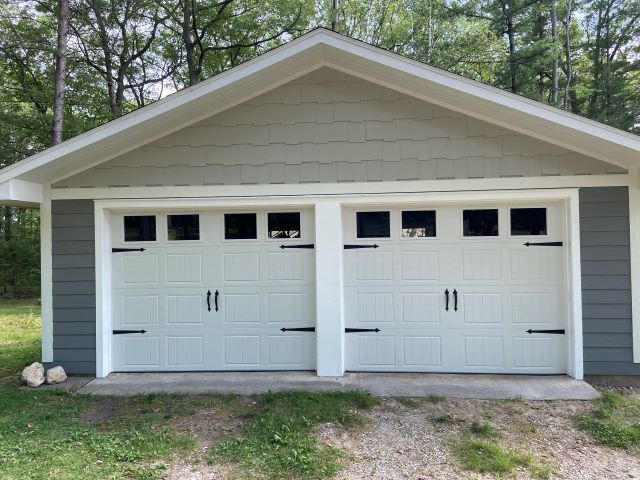 Detached Garage